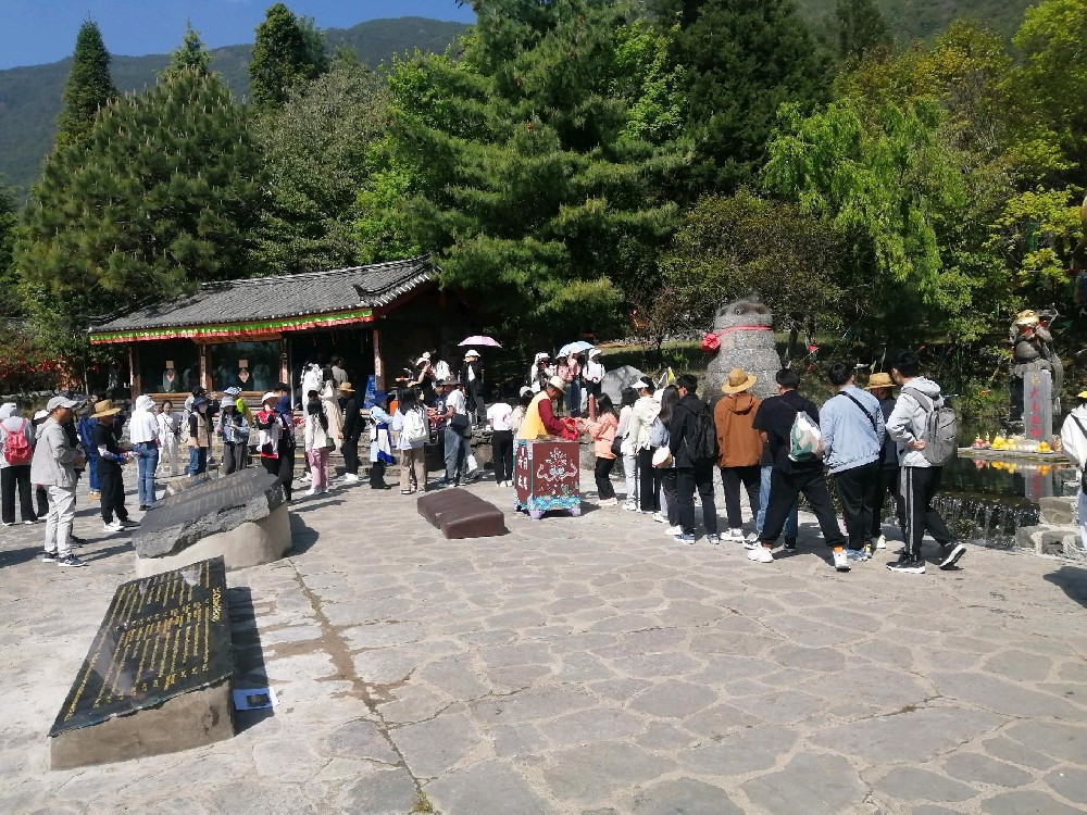 曲靖师院学生到玉水寨景区参观交流