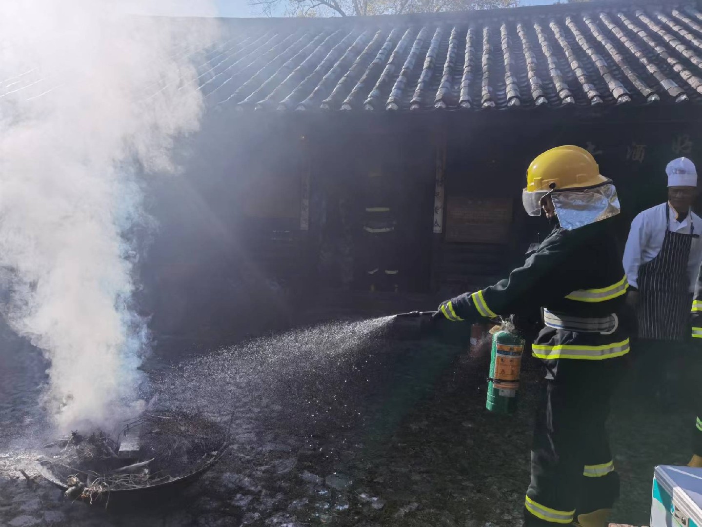 防火于未“燃”！玉水寨景区开展消防应急演练