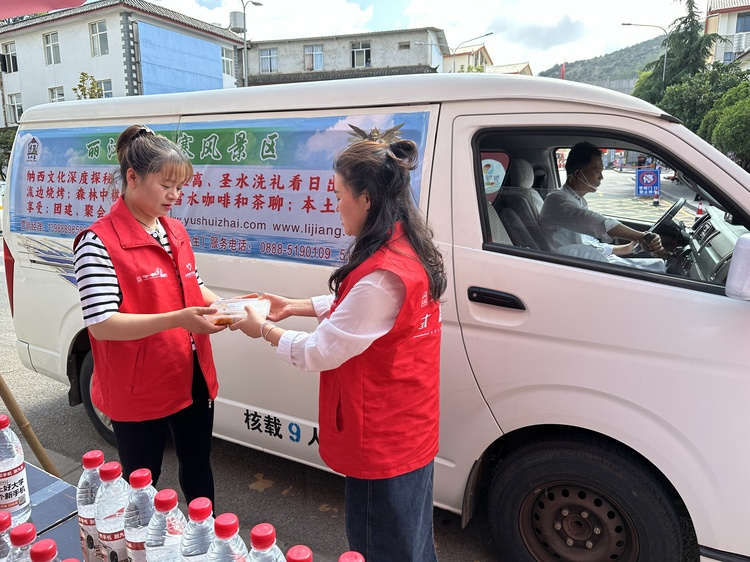 玉水寨集团助梦青春   护航高考少年