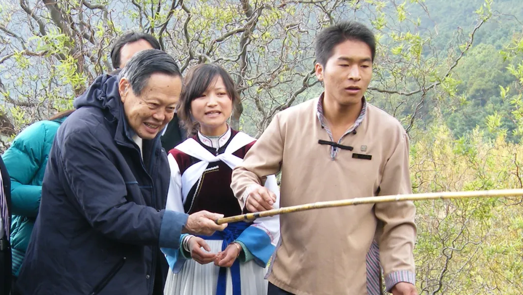 玉水寨深切缅怀科学巨匠杨振宁先生